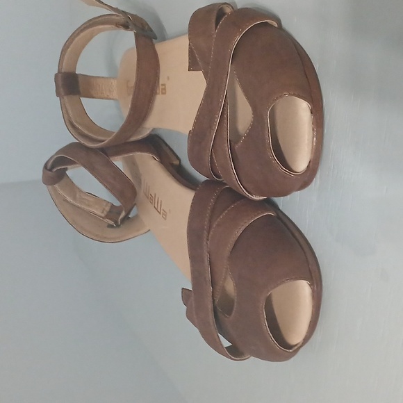 NWOT GEE' WAWA Brown Leather Women's Sandals, SZ 9, NEW 100% LEATHER No Box - Picture 2 of 8